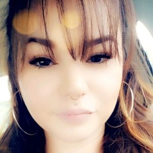 Meet your Posher, Candace